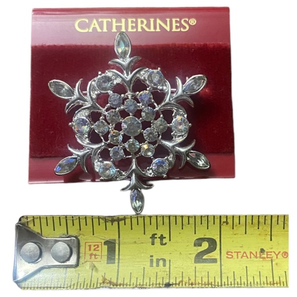 Lot of 3 Christmas Holiday Themed Costume Brooches (Snowman, Santa, Snowflake) - Picture 8 of 8